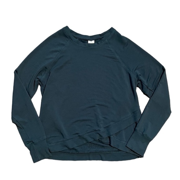 ⭐️4 for $10⭐️Faux Wrap Navy Athletic Shirt. - Picture 1 of 9